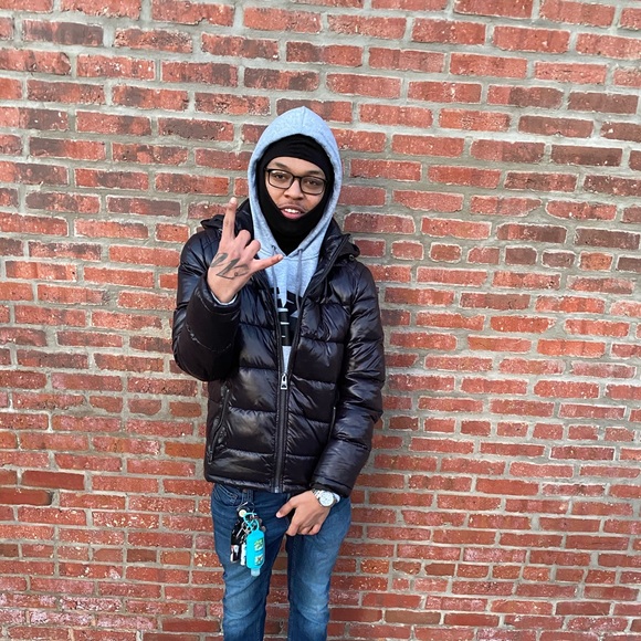 Meet your Posher, Kendric - Picture 1 of 1